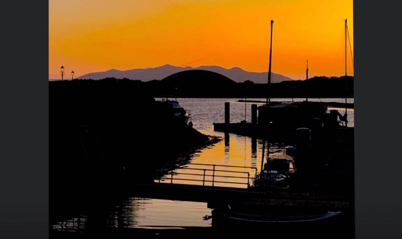 Harbourlights Accomodation アーヴァイン エクステリア 写真